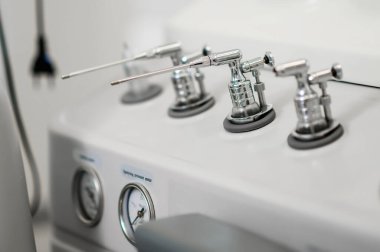 otorhinolaryngologist 'in işyeri. ENT hastalığı olan hastaların incelenmesi