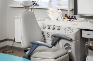 otorhinolaryngologist 'in işyeri. ENT hastalığı olan hastaların incelenmesi