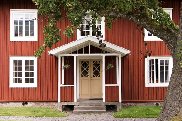 İsveç'te ahşap ev — Stok fotoğraf