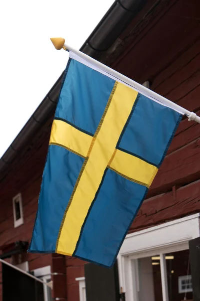 Bandera Suecia Una Casa Madera —  Fotos de Stock