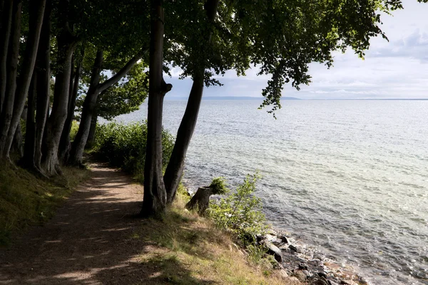 Озеро Веттерн близ города Хьо в Швеции — стоковое фото