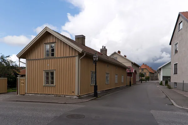 Casas de madeira em Hjo, na Suécia — Fotografia de Stock