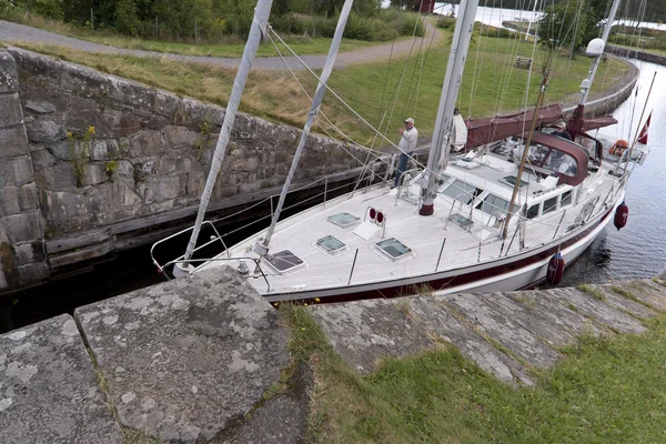 FORSVIK, SUECIA - 11 de agosto de 2016: Cerradura antigua del Canal de Goeta , —  Fotos de Stock