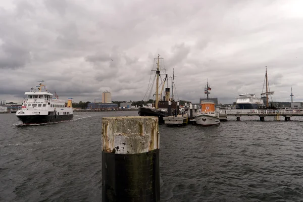 KIEL, GERMANY - OKT 3, 2016: View of the port of Kiel in Germany — Stock Photo, Image