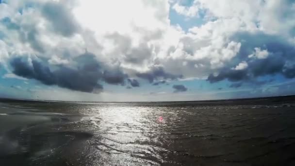 Na Praia do Mar do Norte de St. Peter-Ording — Vídeo de Stock