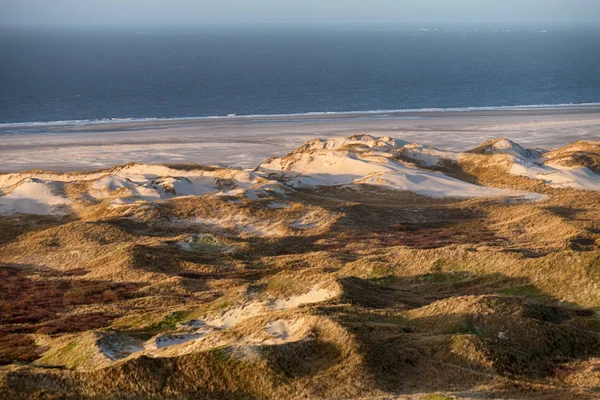 Дюны на северо-фризском острове Амрум в Германии — стоковое фото