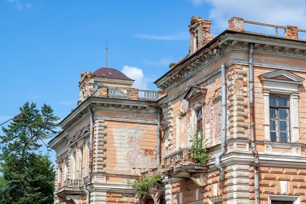 Leszczynski Sarayı, Sumy Bölgesi.