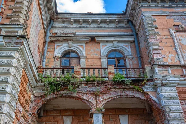 Leszczynski Sarayı, Sumy Bölgesi.