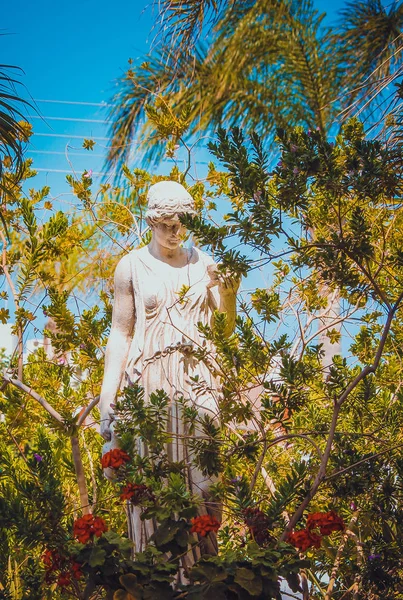 Estatua Mujer Jardín — Foto de Stock