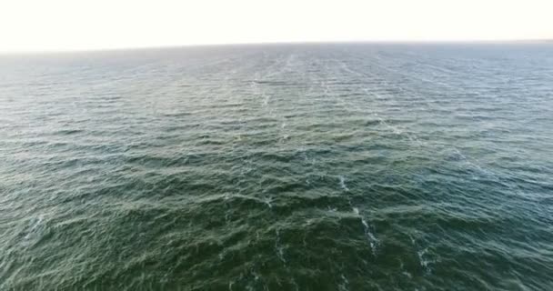 空中のハリケーンの間に海でワーフします。 — ストック動画