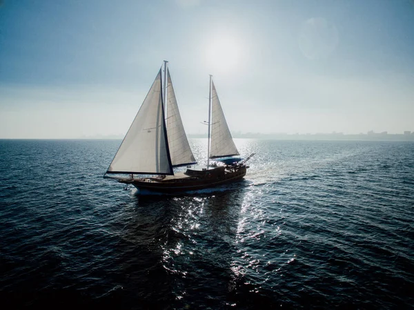 海でのパリンロセーリング船の空中ビュー — ストック写真