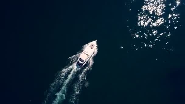 豪华游艇在海上航行 — 图库视频影像