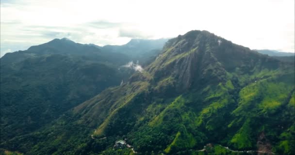 De hermoso valle en las montañas de Sri Lanka — Vídeos de Stock