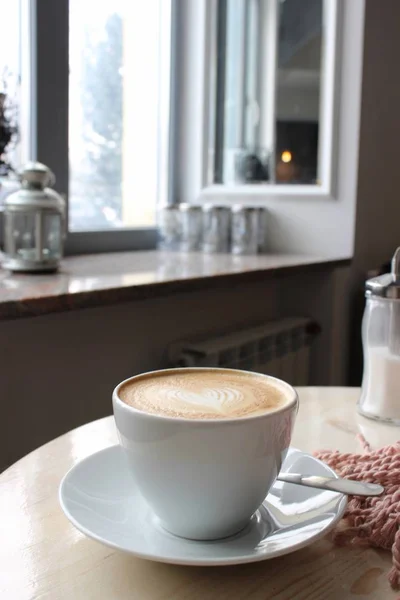 Kawy Filiżankę Świeżo Parzonej Kawy Cappuccino Latte Art Wzór Serca — Zdjęcie stockowe