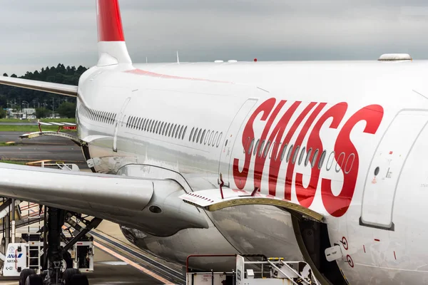 Aeropuerto Internacional Narita Tokio Japón Agosto 2017 Avión Suizo Puerta — Foto de Stock