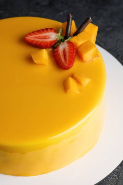 Pasta mousse ayna sır ile