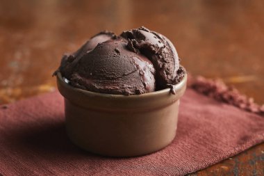 Lezzetli çikolata ev yapımı dondurma
