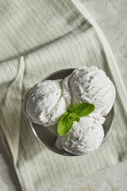 Lezzetli taze dondurma