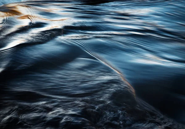 어두운가 물 수준 — 스톡 사진