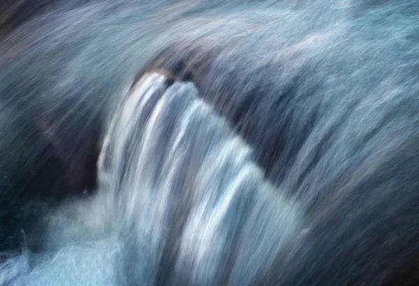 Bulanık peçe küçük rapids — Stok fotoğraf