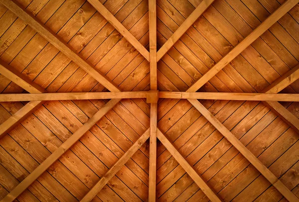 Techo de madera cruz — Foto de Stock