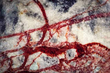 Kırmızı damarlı kuvars