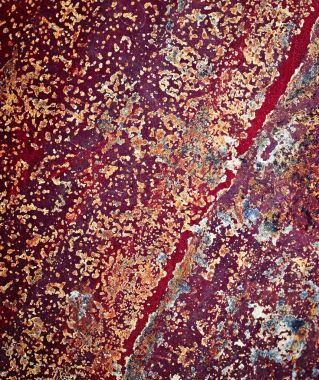 Yapısı eski bir kırmızı palto ile-metalleri