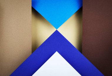 spike için renkli kağıtlar ile bir kompozisyon