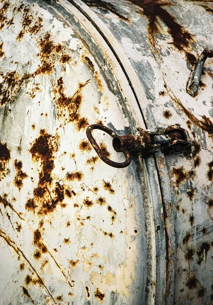 Tapa oxidada en el tanque —  Fotos de Stock