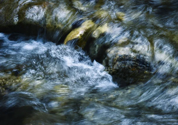 Ayrıntı rapids dağ akarsuları — Stok fotoğraf