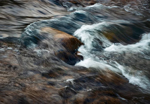 Natur Detail Der Stromschnellen Eines Herbstlichen Flusses — Stockfoto