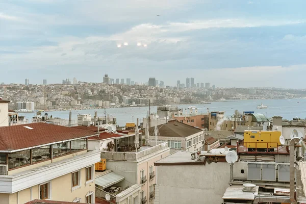 土耳其伊斯坦布尔 2018年11月26日 伊斯坦布尔城市景观的屋顶 — 图库照片