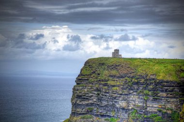 Moher İrlanda'nın kayalıklarla