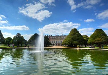 East Molesey, İngiltere - 26 Mayıs 2015 - A view Hampton Court Palace, Richmond upon Thames, Londra ilçesinde bir Kraliyet Sarayı.