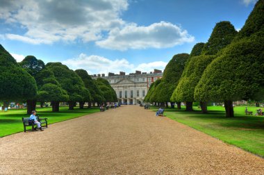 East Molesey, İngiltere - 26 Mayıs 2015 - A view Hampton Court Palace, Richmond upon Thames, Londra ilçesinde bir Kraliyet Sarayı.