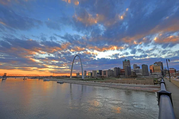 Louis Missouri Arco Puerta Desde Puente Eads —  Fotos de Stock