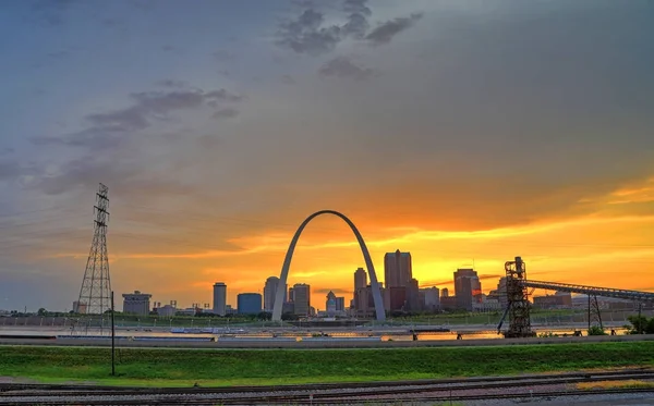 Pôr Sol Sobre Gateway Arch Louis Missouri — Fotografia de Stock