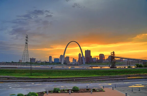 Sunset over the Gateway Arch and St. Louis, Missouri.