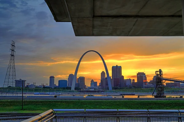 Západ Slunce Nad Gateway Arch Louis Missouri — Stock fotografie