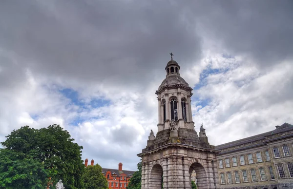 Dublin Irland Maj 2017 Gården Trinity College Och Den Campanile — Stockfoto