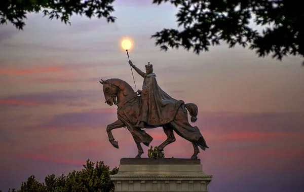 Pôr Sol Sobre Apoteose Louis Estátua Rei Luís França Homônimo — Fotografia de Stock