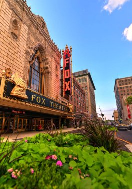 St. Louis, Missouri, ABD - 11 Ağustos 2014 - muhteşem Fox tiyatro midtown St Louis Grand Center sanat bölgesinde Grand Bulvarı'nda.