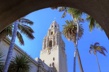 San Diego, Kaliforniya, ABD - 5 Şubat 2018 - California Tower San Diego, Kaliforniya'da Balboa Park Manzaralı.