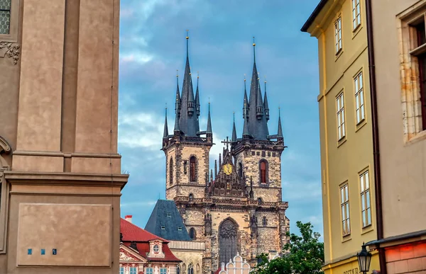 Die Kirche Unserer Lieben Frau Vor Tyn Auf Dem Altstadtplatz — Stockfoto