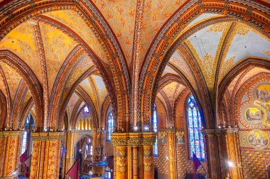 Budapeşte, Macaristan - 24 Mayıs 2019 - Budapeşte, Macaristan 'da bulunan ve daha çok bilinen adıyla Matthias Kilisesi' nin İçişleri Bakanlığı.