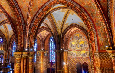 Budapeşte, Macaristan - 24 Mayıs 2019 - Budapeşte, Macaristan 'da bulunan ve daha çok bilinen adıyla Matthias Kilisesi' nin İçişleri Bakanlığı.