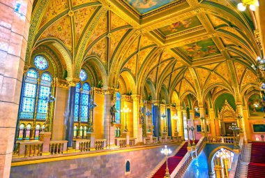 Budapeşte, Macaristan - 26 Mayıs 2019 - Macaristan 'ın Budapeşte kentindeki Macar Parlamento Binası.