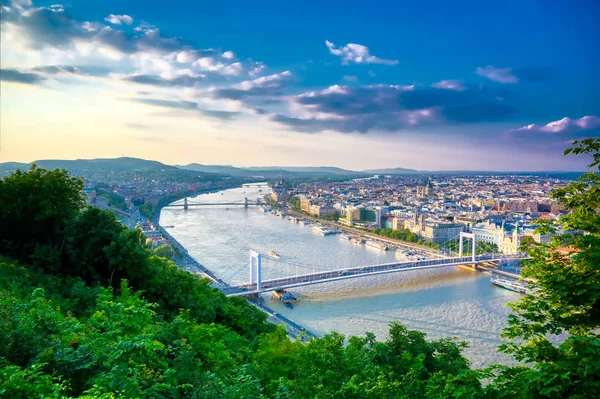 Uitzicht Langs Donau Van Boedapest Hongarije Vanaf Gellert Hill Bij — Stockfoto