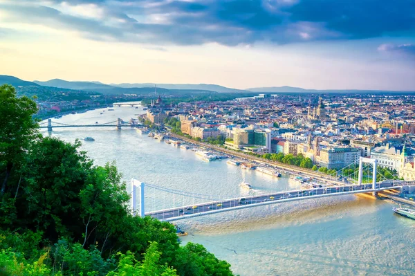 Uitzicht Langs Donau Van Boedapest Hongarije Vanaf Gellert Hill Bij — Stockfoto