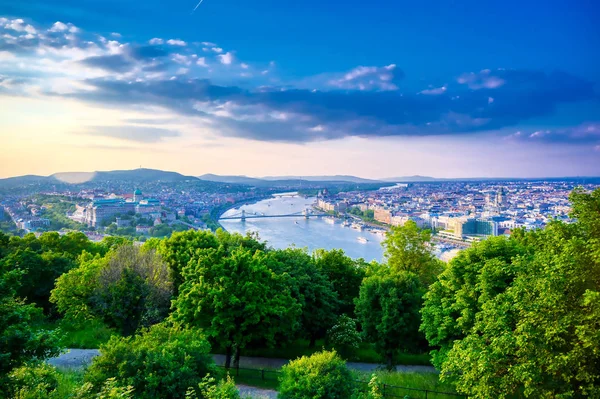 Utsikt Längs Donau Budapest Ungern Från Gellert Hill Vid Solnedgången — Stockfoto